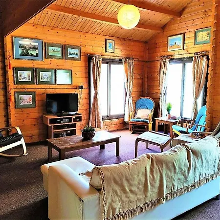 Holiday home The Cosy Mountain With Stunning Views Near Troodos Kato Amiandos